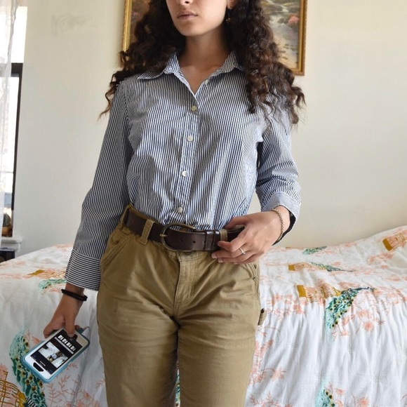 Classy and simple striped collared button down shirt - Picture 2 of 4